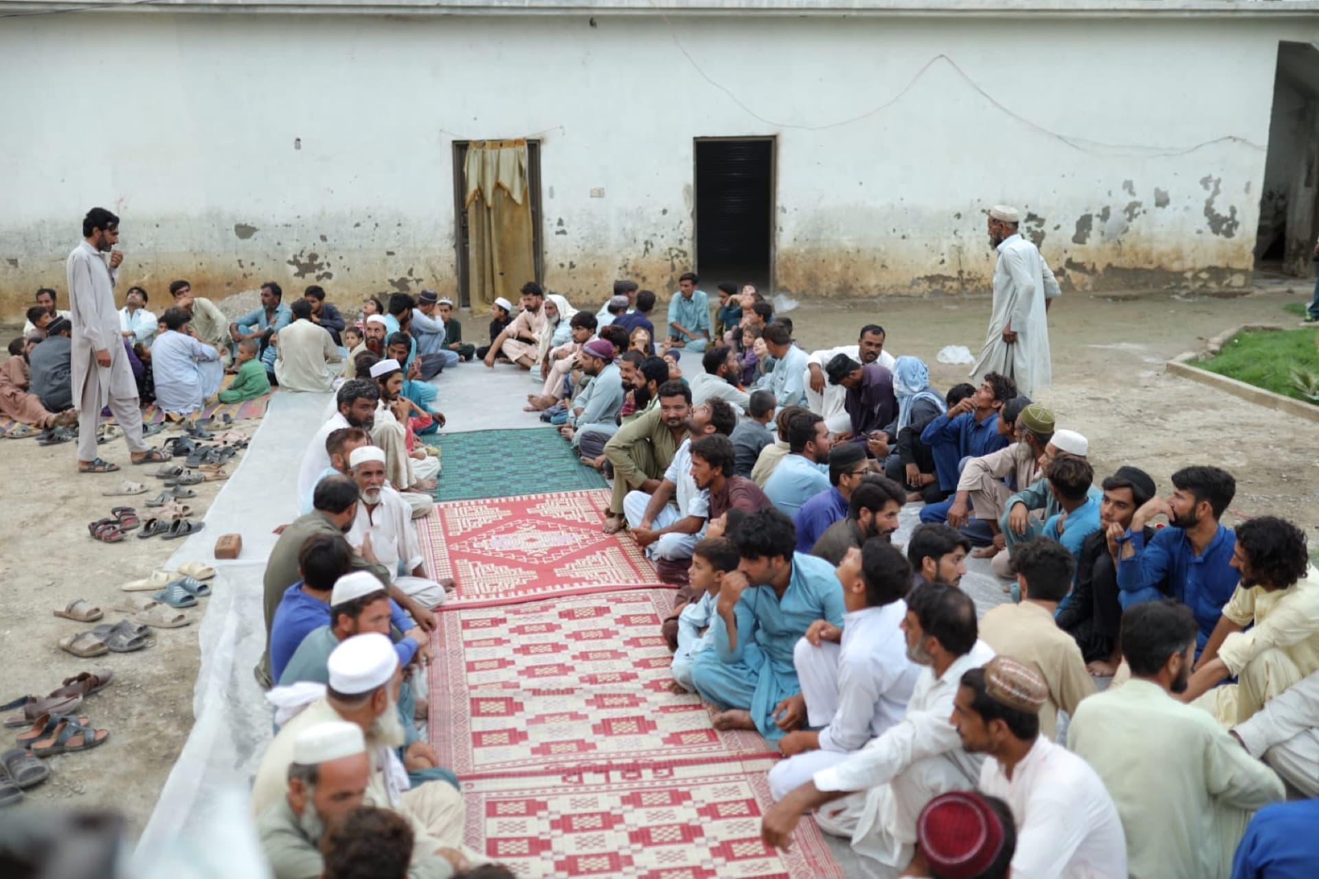 AKF Pakistan emergency response - food and supplies for flood victims